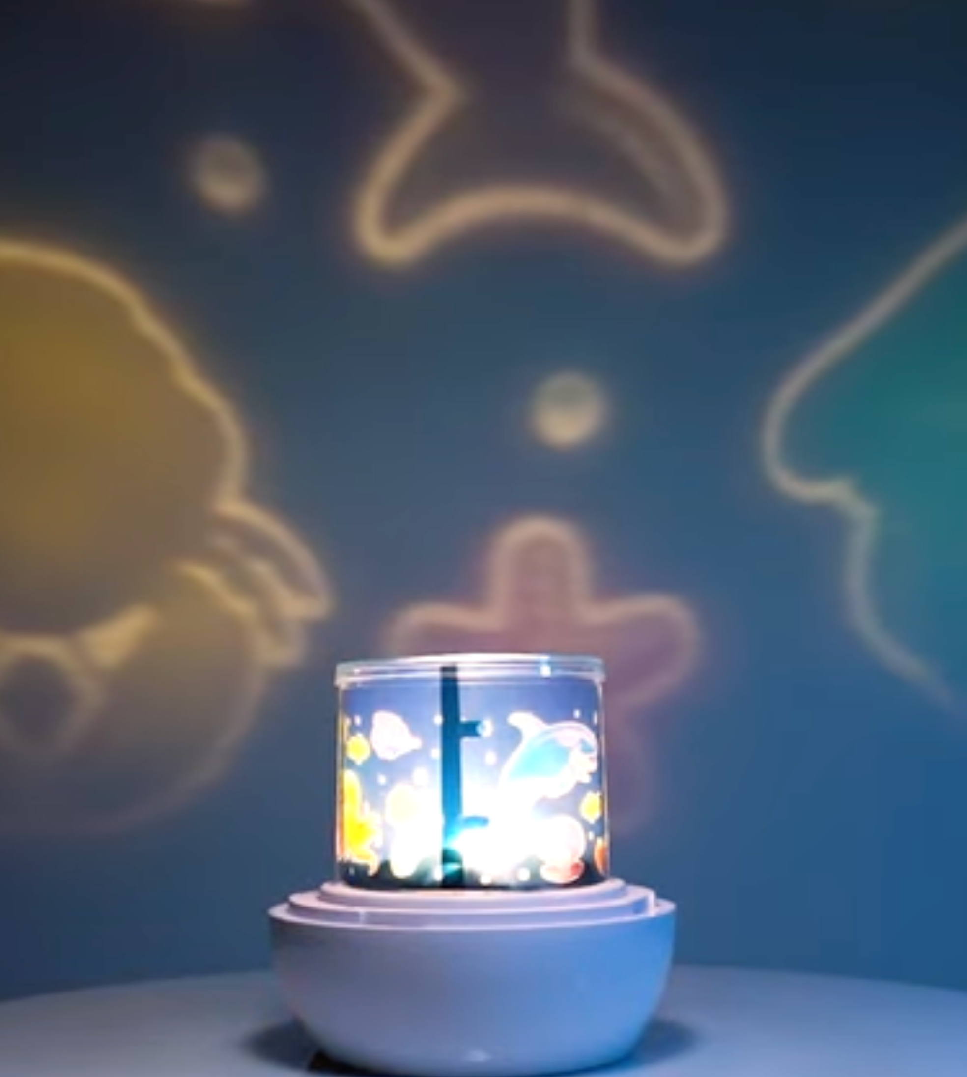 Lil Dreamers Lumi-Go-Round Ocean Rotating Projector Light