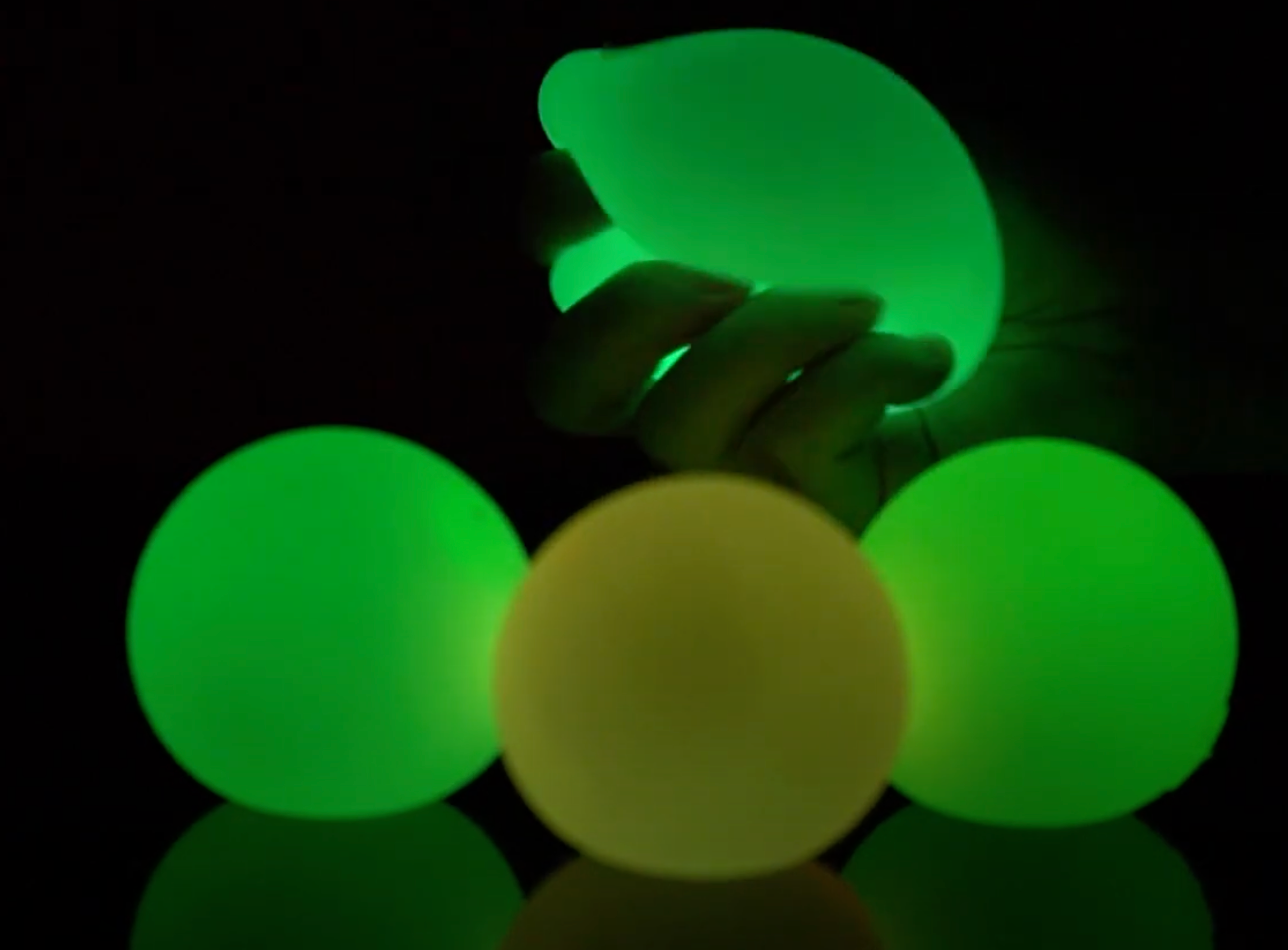 Glow In The Dark Smooshos Ball (SENT AT RANDOM)